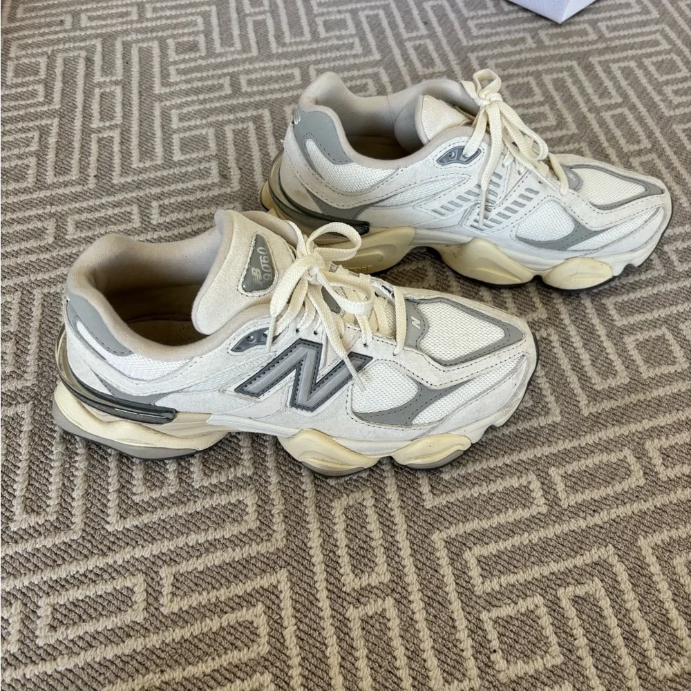 New Balance 9060 - Sea Salt/Rain Cloud - Great Condition - Picture 3 of 5